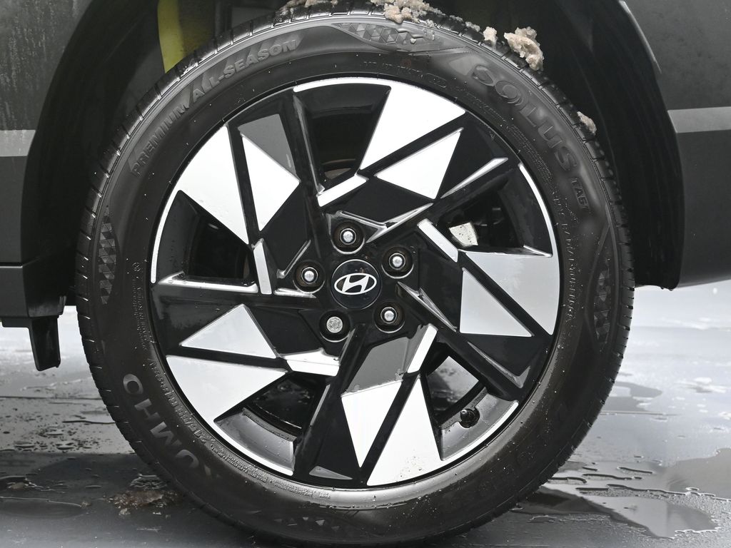 2024 Hyundai Kona SEL photo 2