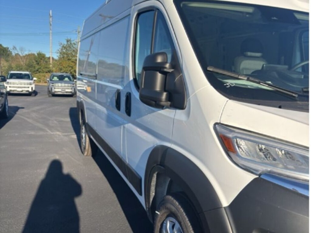 New 2025 Ram Promaster 2500 SLT Cargo Van
