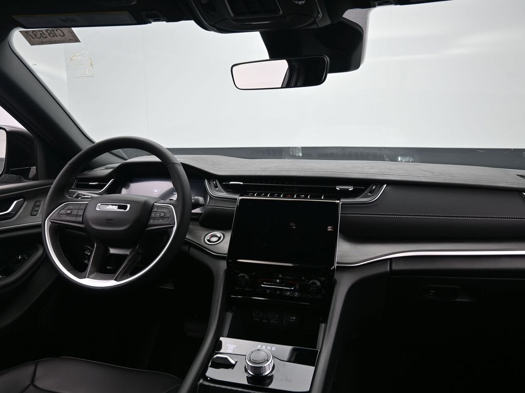 New 2025 Jeep Grand Cherokee L Limited Sport Utility