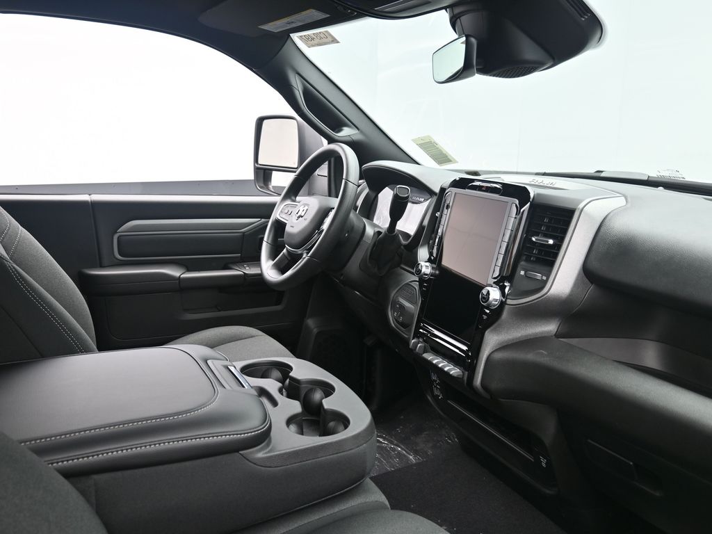2025 Ram 2500 Tradesman photo 3