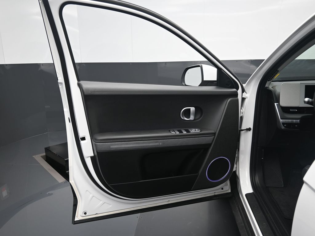 2023 Hyundai Ioniq 5 SEL photo 2