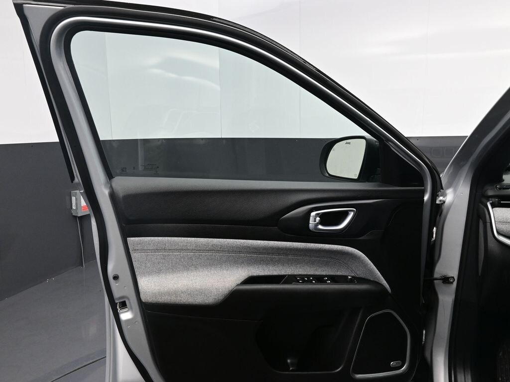 Used 2024 Jeep Compass Latitude Lux Sport Utility