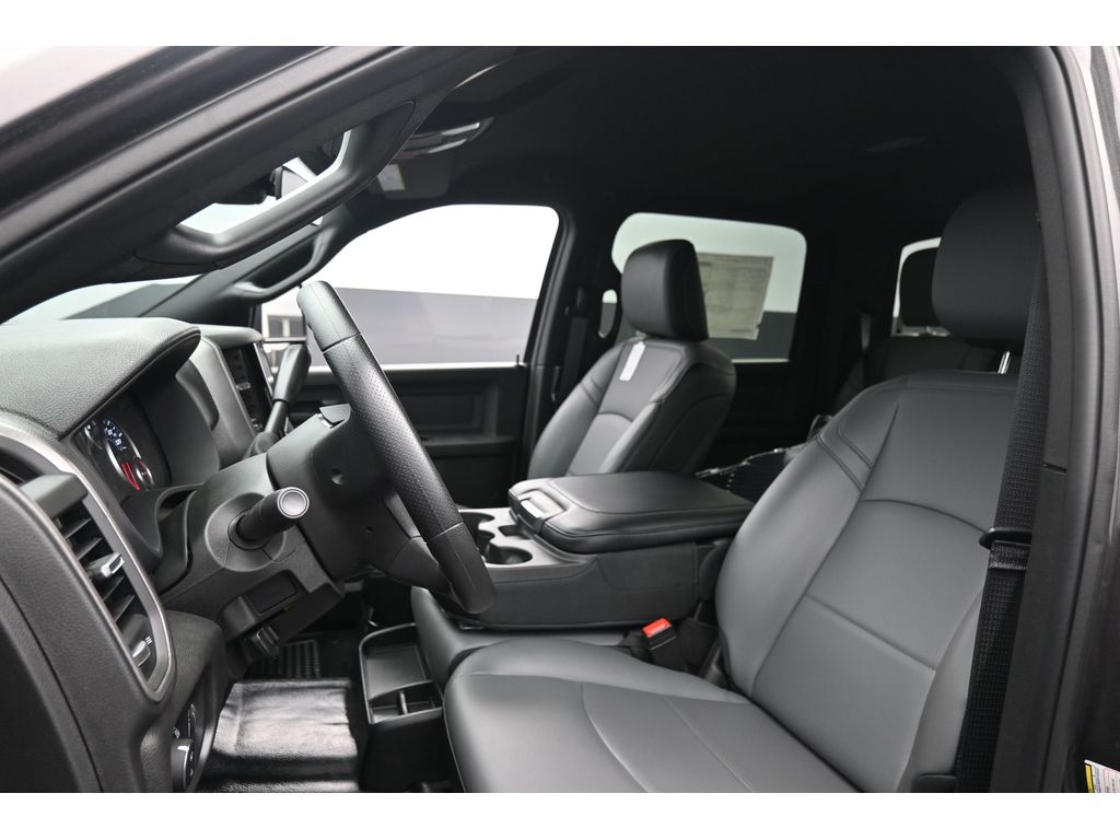2026 RAM 3500 Tradesman - Photo 7
