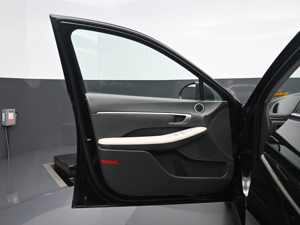 2023 Hyundai Sonata SEL photo 3