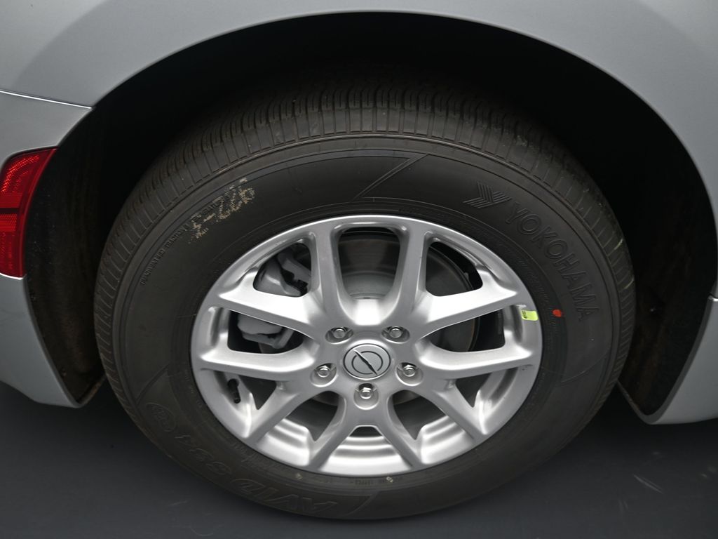 2026 Chrysler Pacifica photo 2