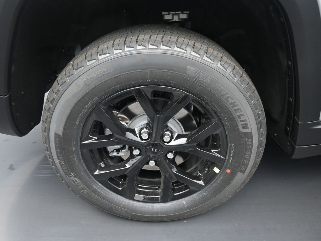 2025 Jeep Grand Cherokee Altitude X photo 2