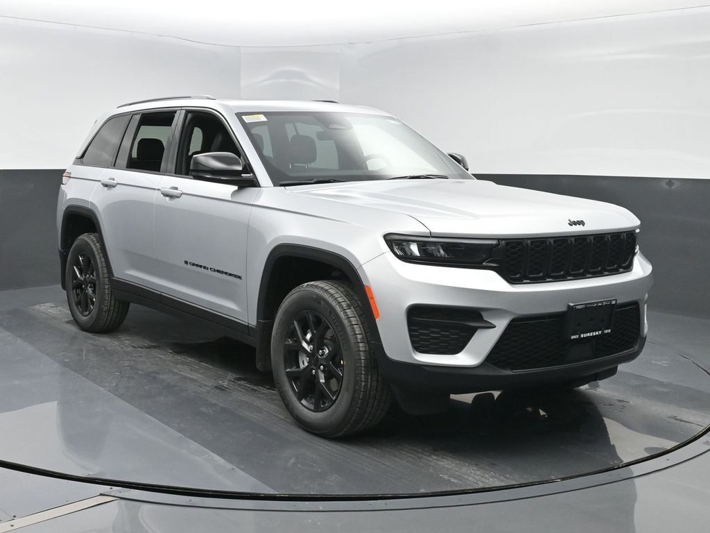 2025 Jeep Grand Cherokee Altitude's photo