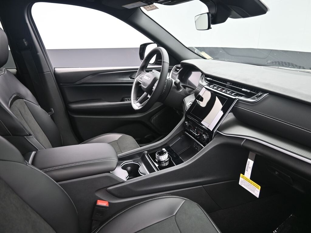 New 2025 Jeep Grand Cherokee Altitude X Sport Utility