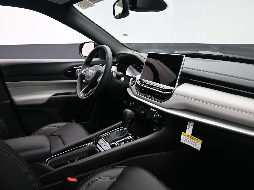 2026 Jeep Compass Limited photo 4