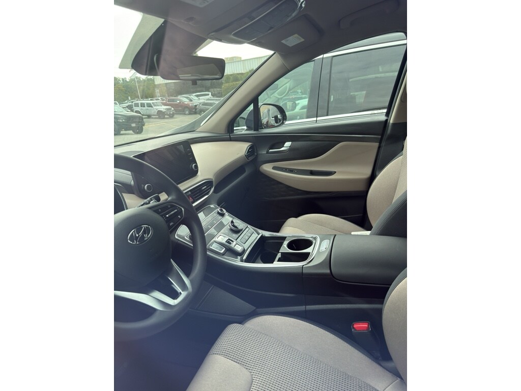 2022 Hyundai Santa Fe SEL photo 2