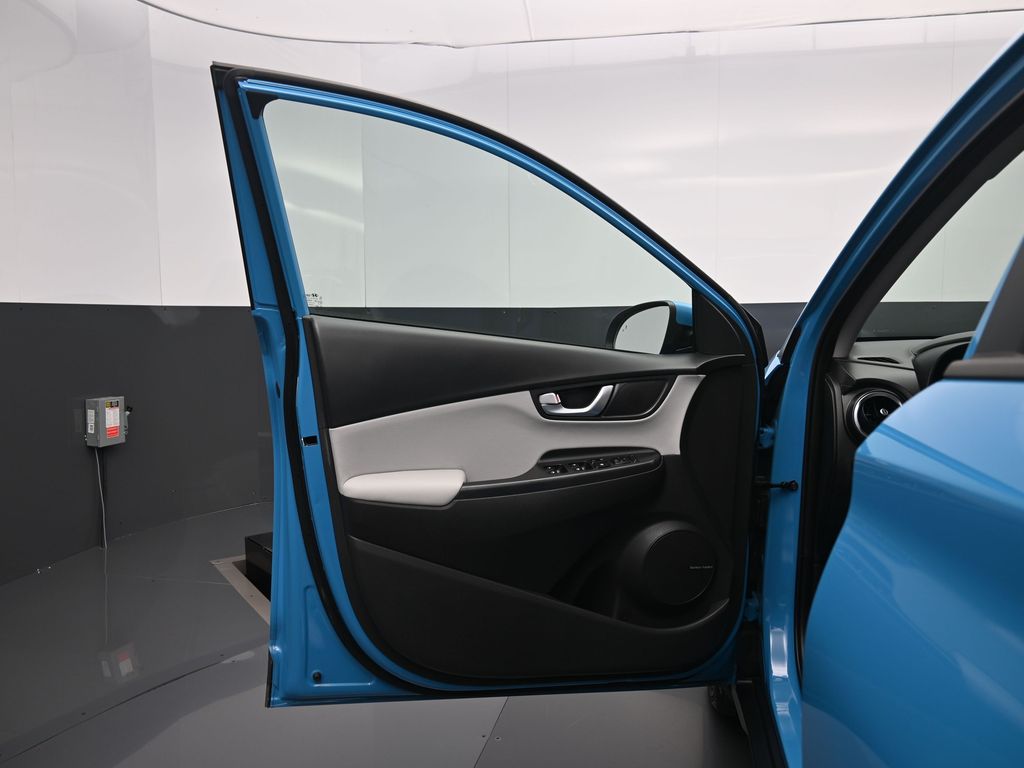 2023 Hyundai Kona Limited photo 4