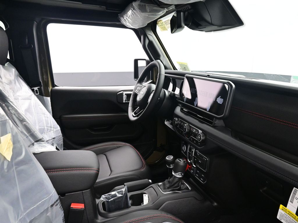 2025 Jeep Wrangler Rubicon photo 4