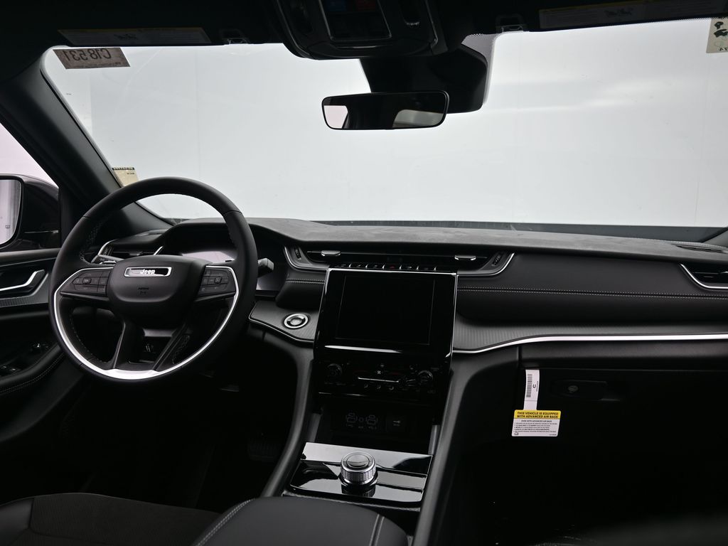 2025 Jeep Grand Cherokee Altitude X photo 2