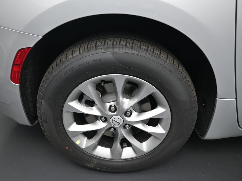 2026 Chrysler Pacifica photo 2