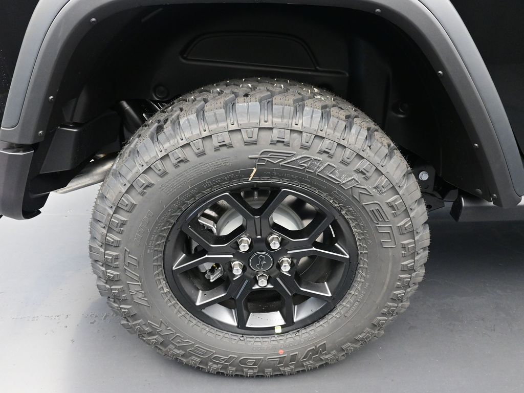 2025 Jeep Wrangler Willys photo 2