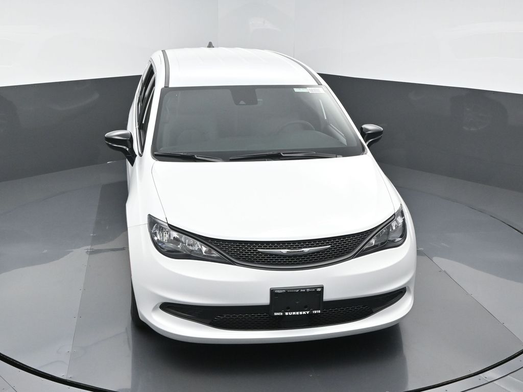 2026 Chrysler Voyager LX - Photo 15