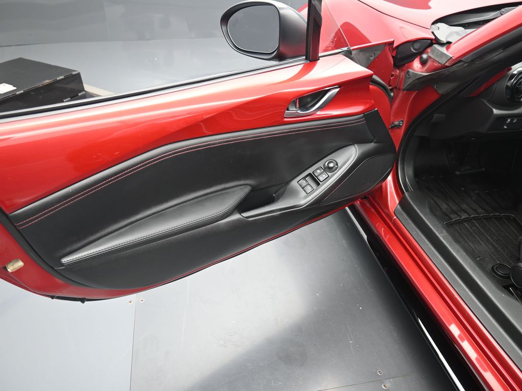 2017 Mazda MX-5 Miata Miata RF photo 2