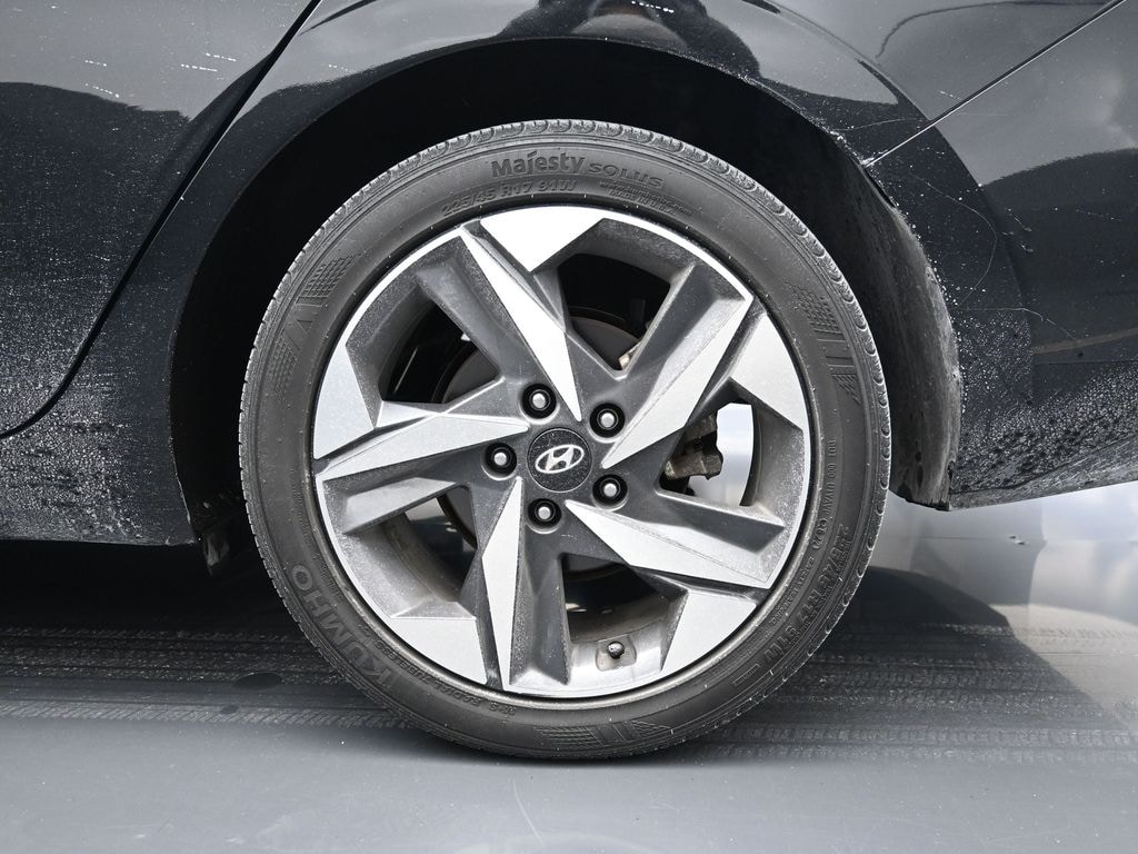 Used 2023 Hyundai Elantra SEL Sedan
