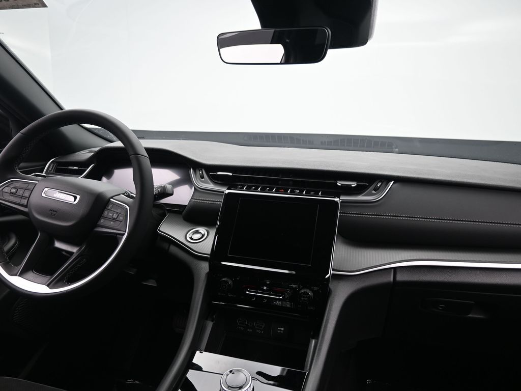 2025 Jeep Grand Cherokee Altitude X photo 3