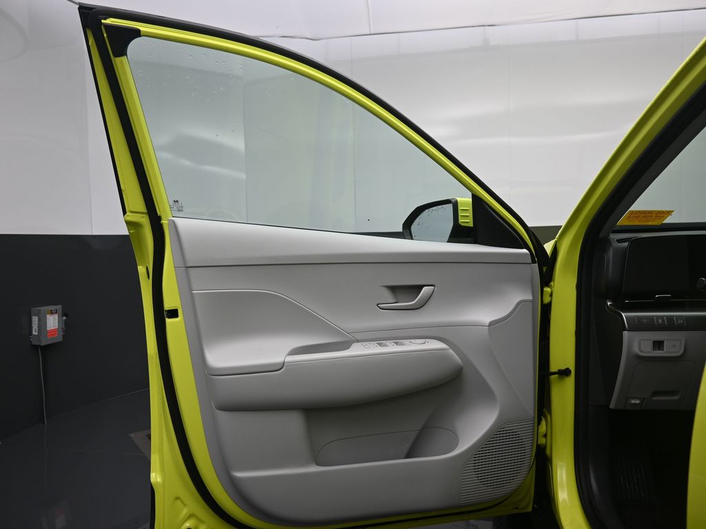 2024 Hyundai Kona SEL photo 3