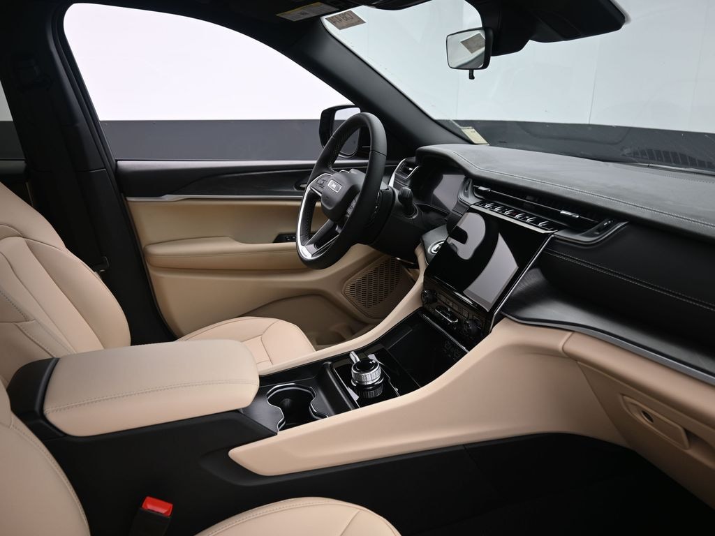 New 2025 Jeep Grand Cherokee Limited Sport Utility