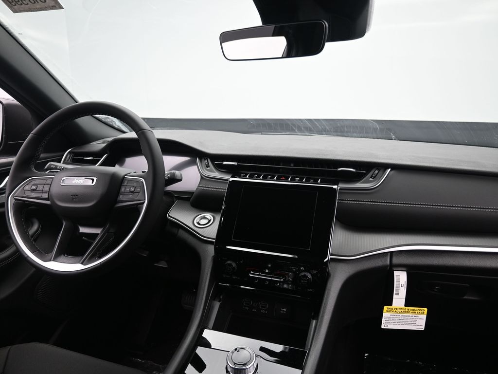 New 2025 Jeep Grand Cherokee Laredo X Sport Utility