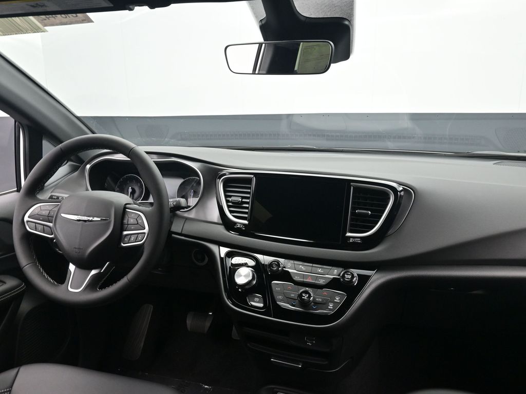 2026 Chrysler Voyager LX photo 2