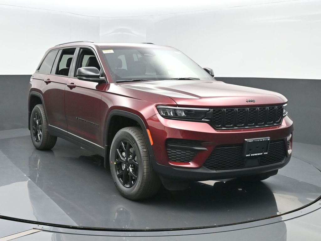 2025 Jeep Grand Cherokee Altitude's photo