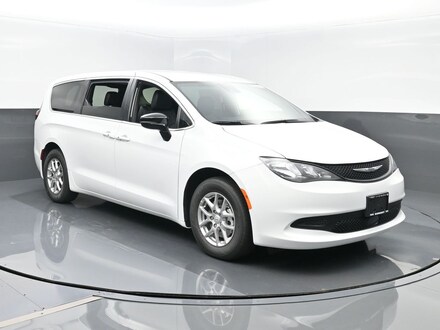 2026 Chrysler Voyager LX