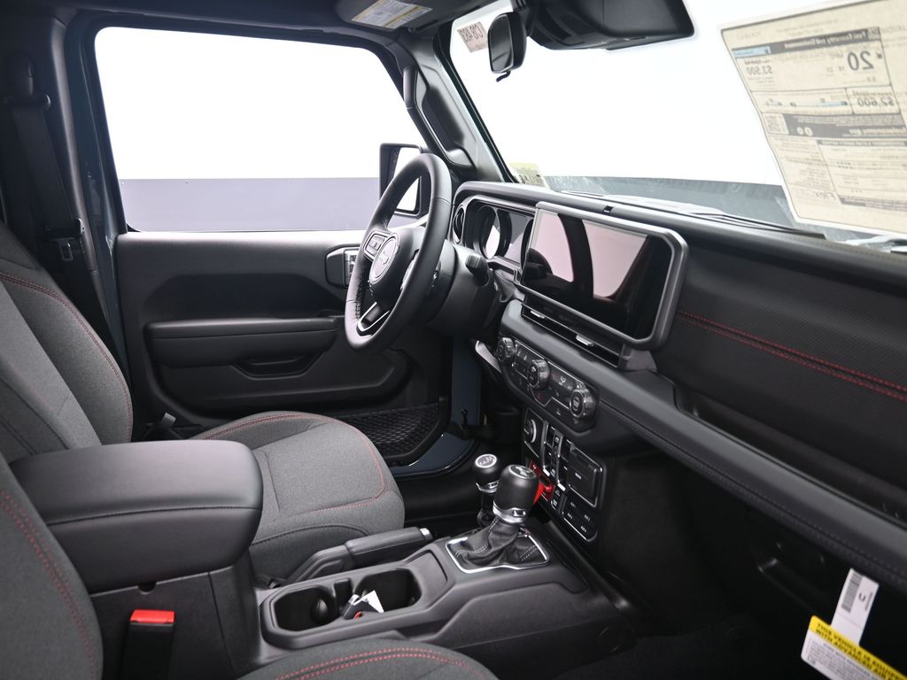 2025 Jeep Wrangler Rubicon photo 4