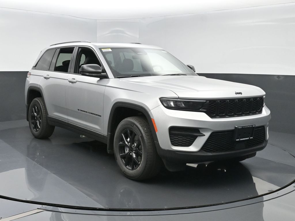 2025 Jeep Grand Cherokee Altitude's photo
