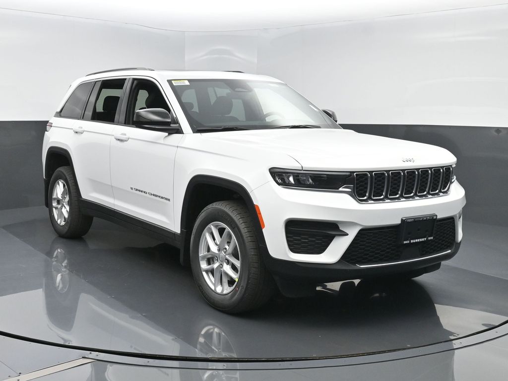 2025 Jeep Grand Cherokee Laredo's photo