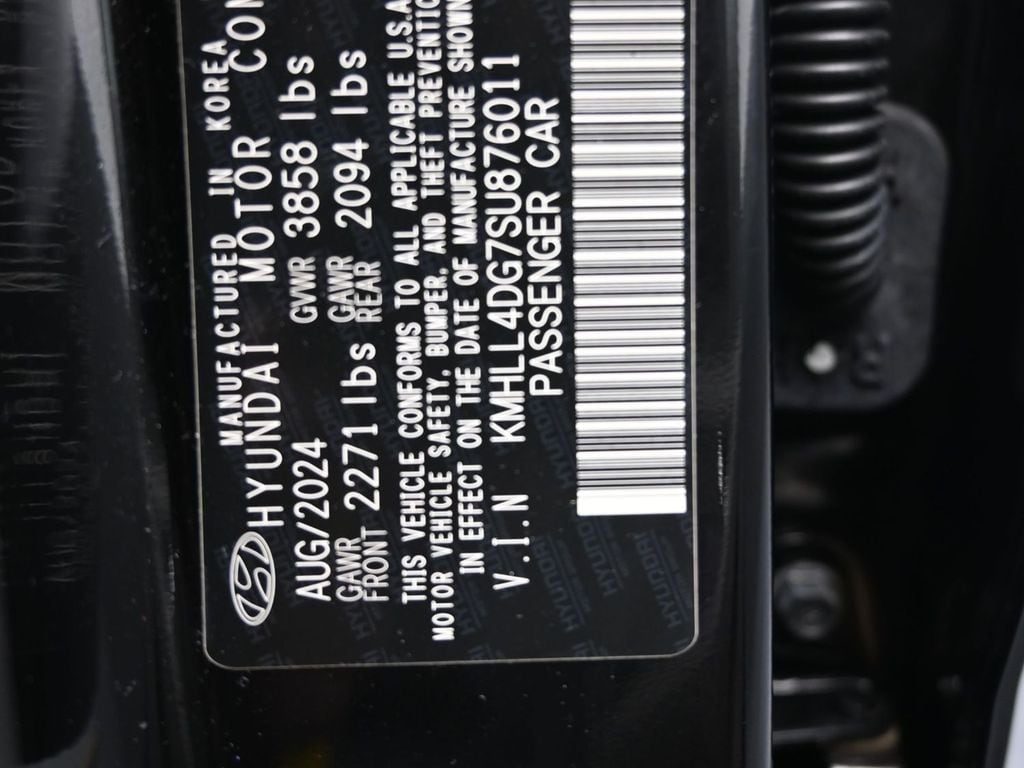 Certified 2025 Hyundai Elantra SE Sedan