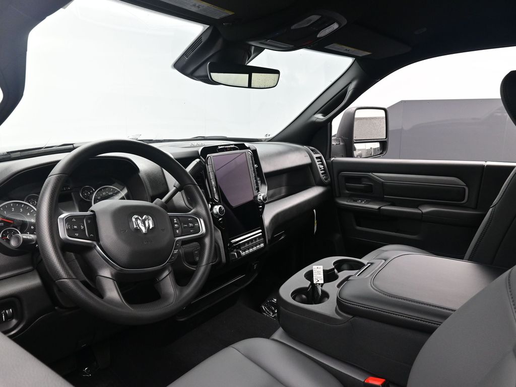 2025 Ram 2500 Tradesman photo 4