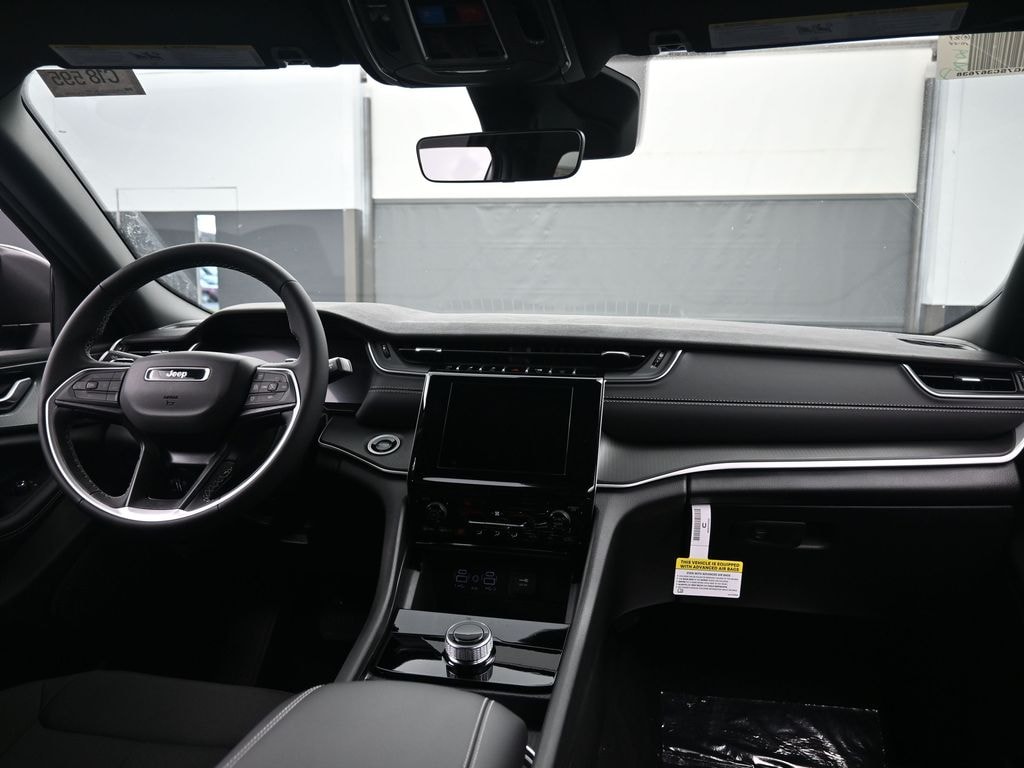 New 2025 Jeep Grand Cherokee Laredo X Sport Utility