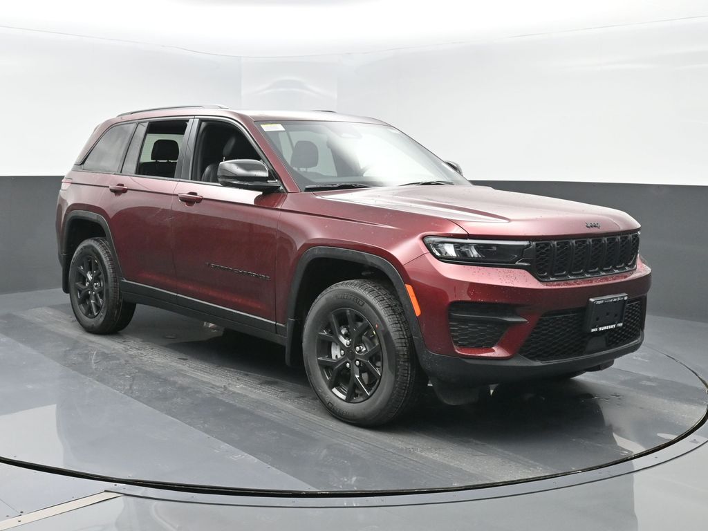 2025 Jeep Grand Cherokee Altitude's photo