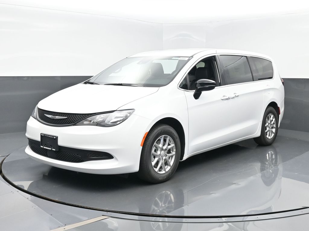 2026 Chrysler Voyager LX - Photo 22