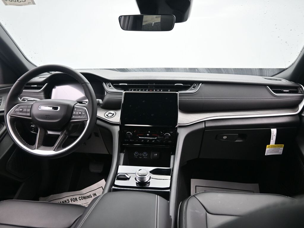 New 2025 Jeep Grand Cherokee Limited Sport Utility