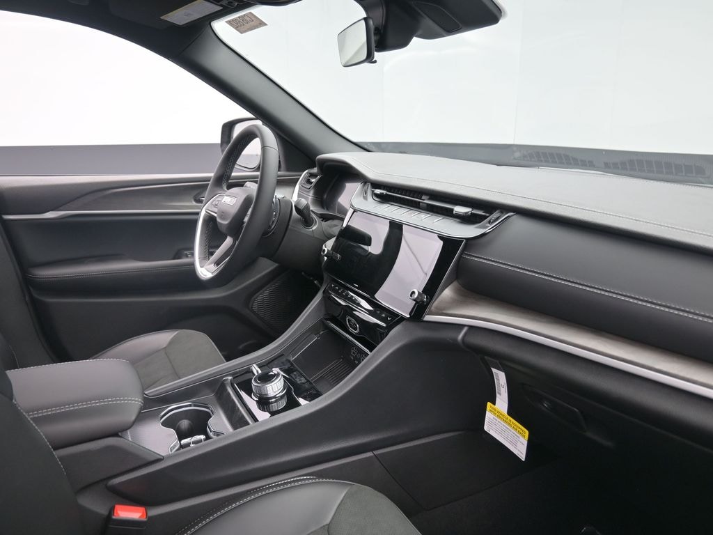 New 2026 Jeep Grand Cherokee Laredo Altitude Sport Utility