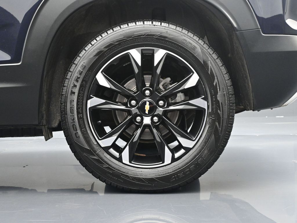 2021 Chevrolet Trailblazer LT photo 2