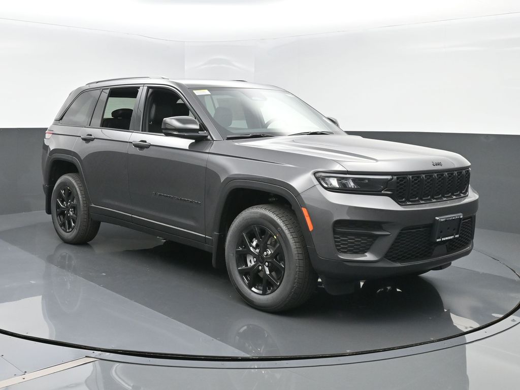 2025 Jeep Grand Cherokee Altitude's photo
