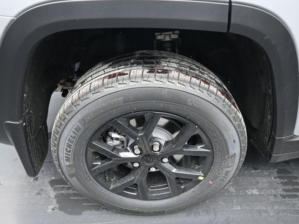 New 2025 Jeep Grand Cherokee Altitude X Sport Utility