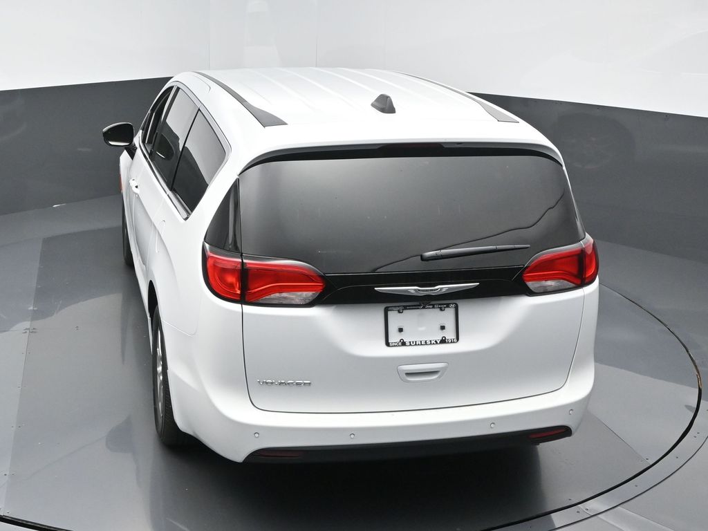 2026 Chrysler Voyager LX - Photo 9