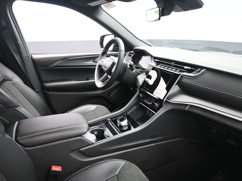 New 2025 Jeep Grand Cherokee Altitude X Sport Utility