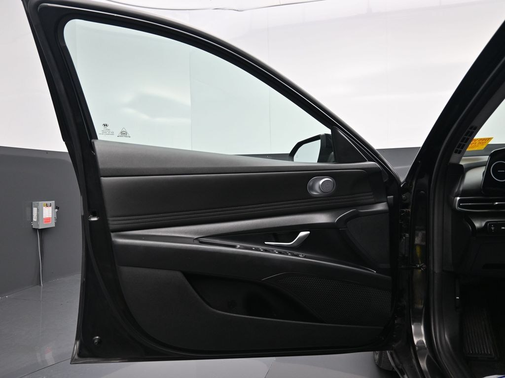 Used 2023 Hyundai Elantra SEL Sedan