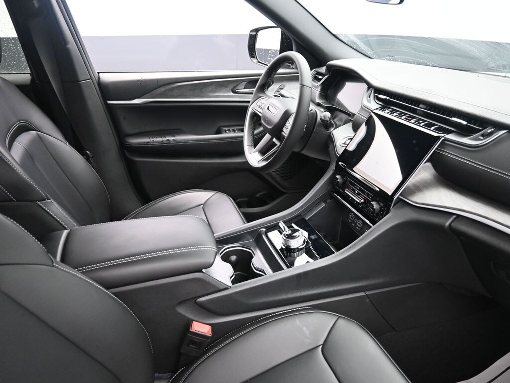 New 2025 Jeep Grand Cherokee Limited Sport Utility