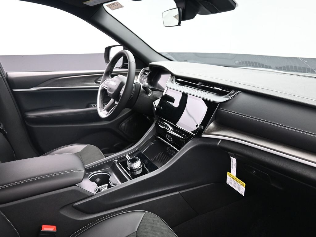 New 2026 Jeep Grand Cherokee Laredo Altitude Sport Utility