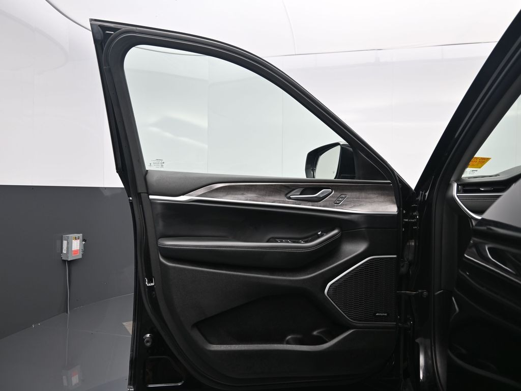 Used 2022 Jeep Grand Cherokee L Limited SUV