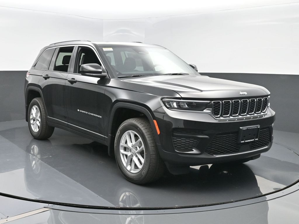New 2025 Jeep Grand Cherokee Laredo X Sport Utility