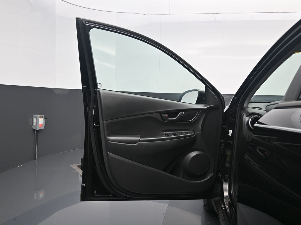 2022 Hyundai Kona SEL photo 4